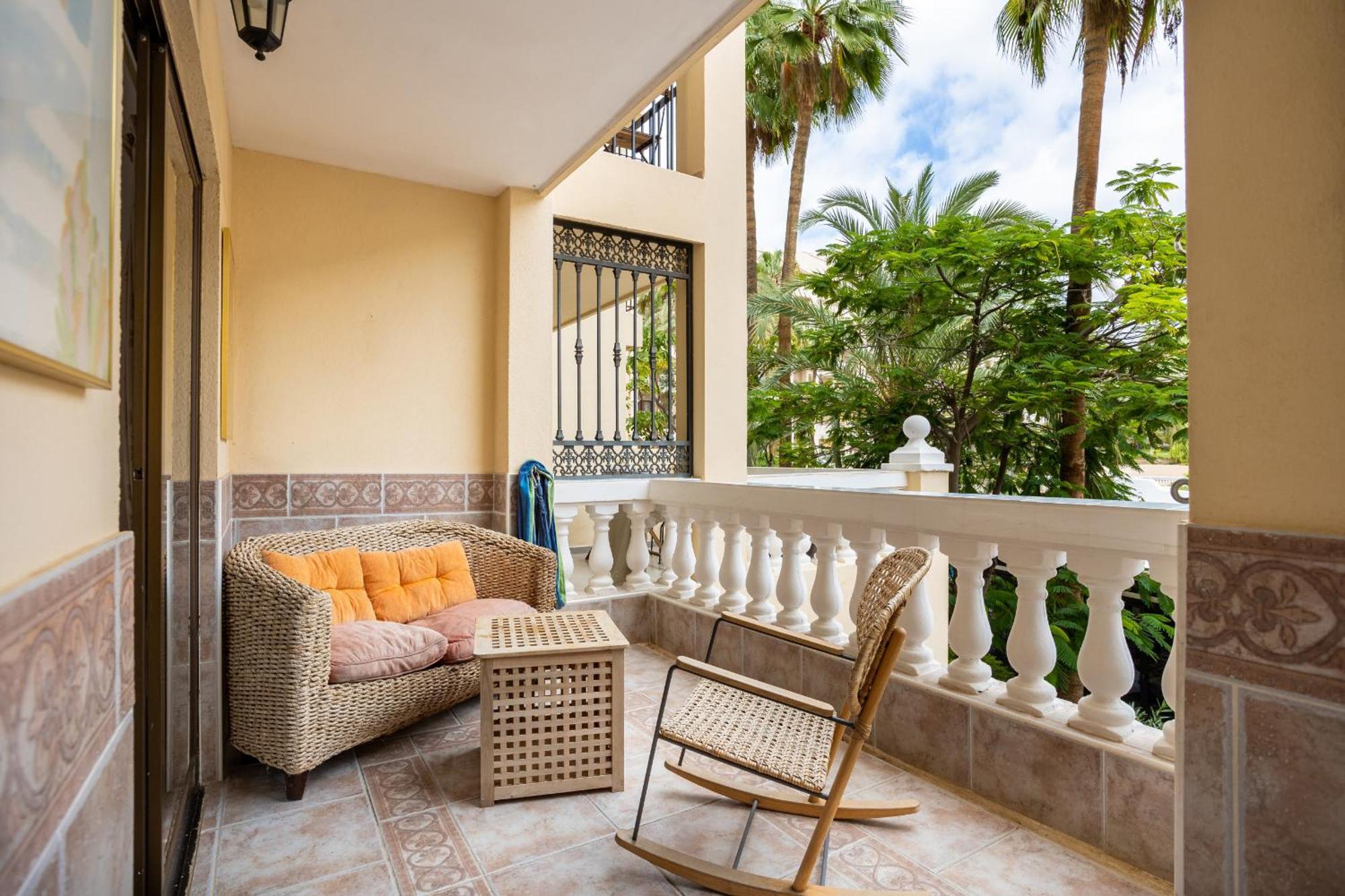 Castle Harbour Melanie'S Apartment By Lovetenerife Лос Кристианос Екстериор снимка