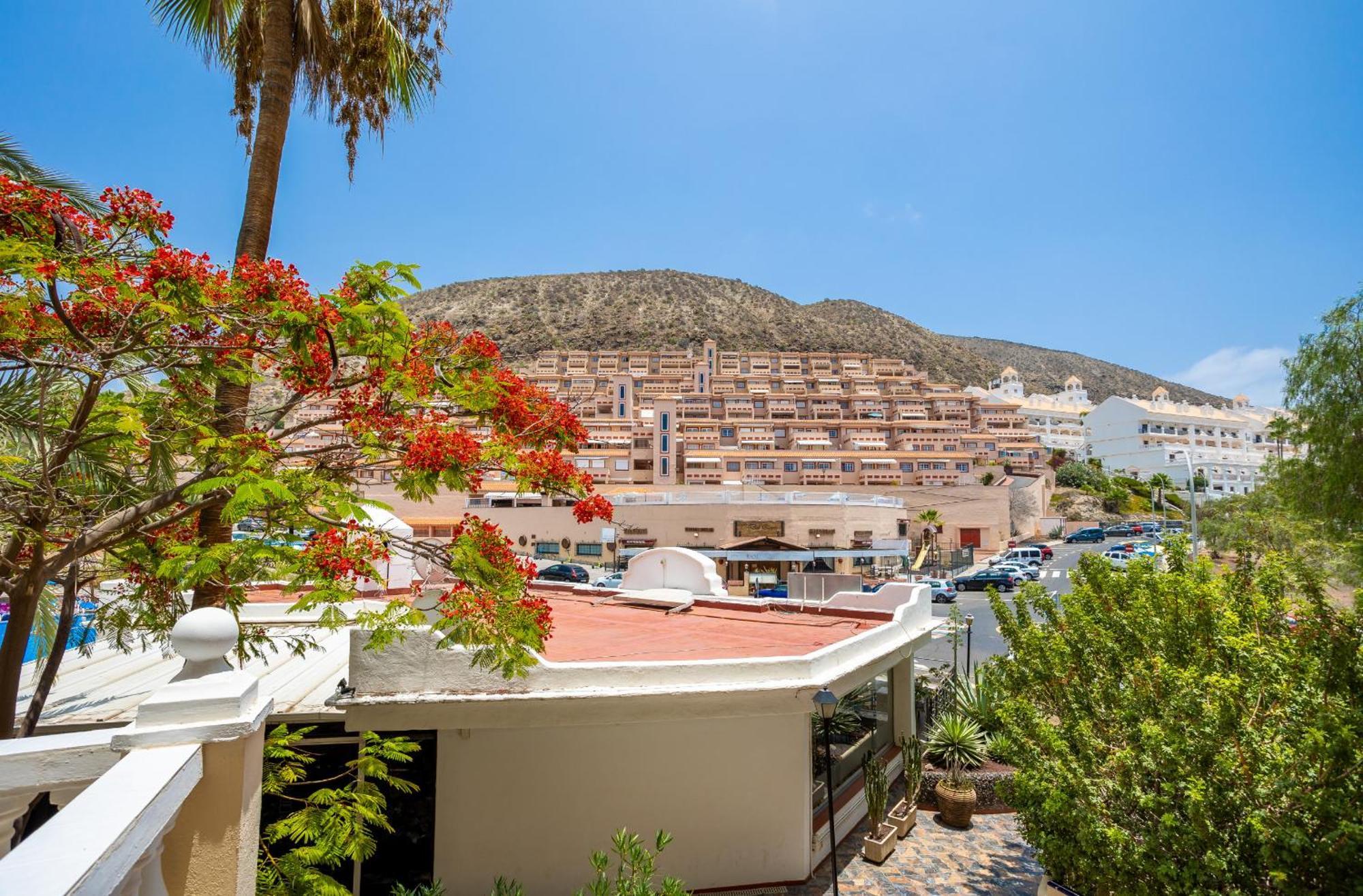 Castle Harbour Melanie'S Apartment By Lovetenerife Лос Кристианос Екстериор снимка