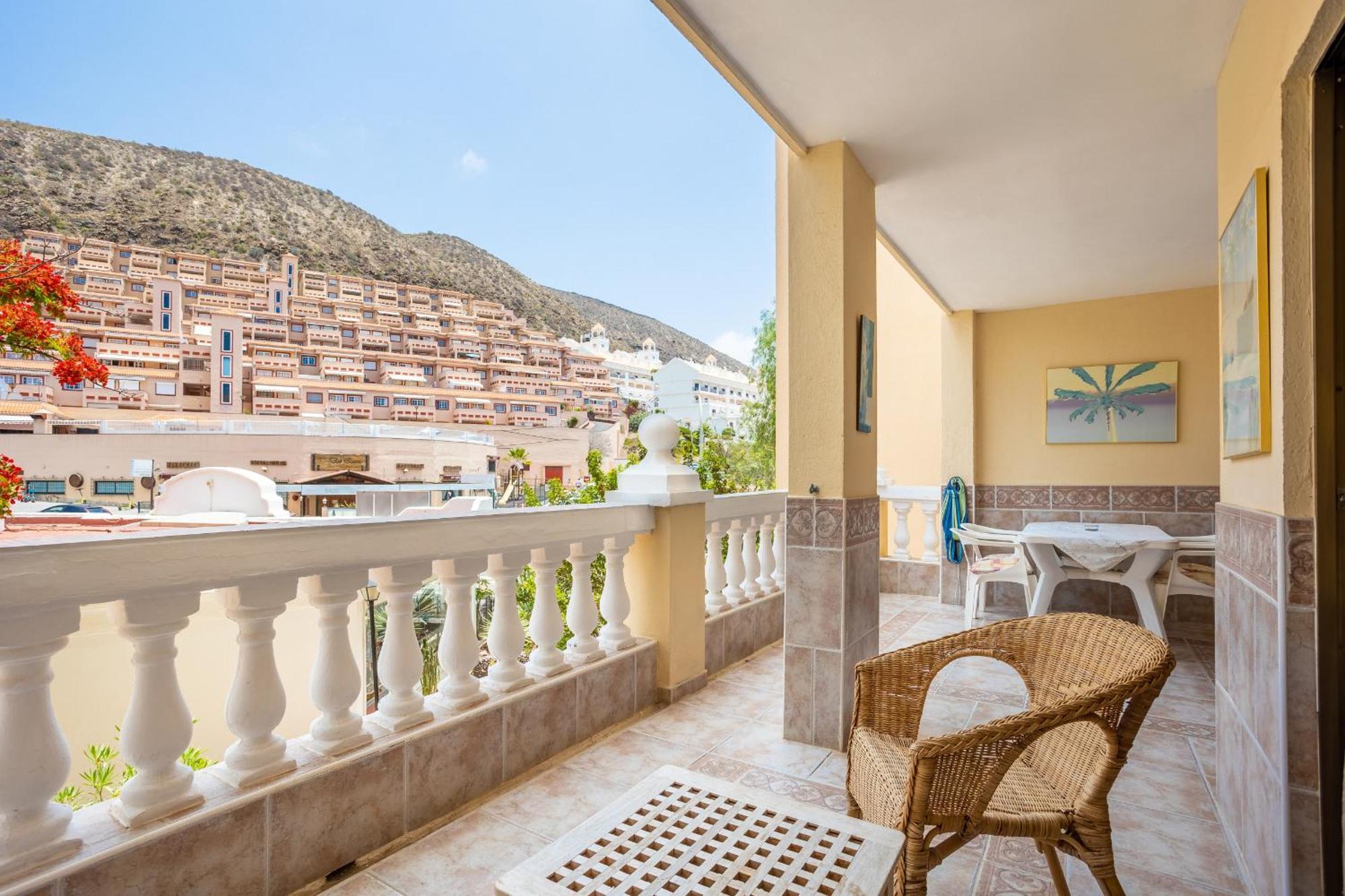 Castle Harbour Melanie'S Apartment By Lovetenerife Лос Кристианос Екстериор снимка
